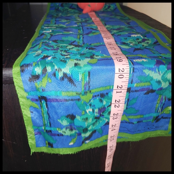 Vintage Oscar De La Renta Scarf - Picture 6 of 6